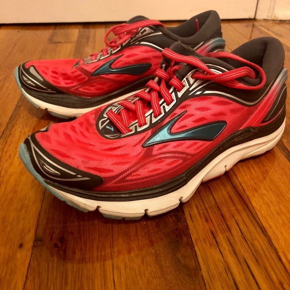 brooks transcend 3 womens black